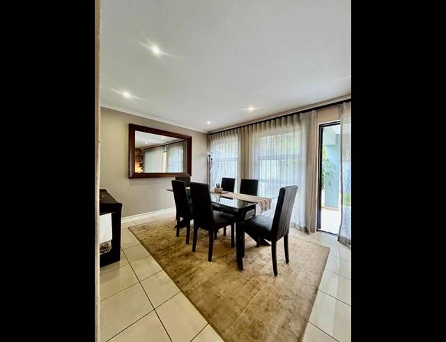 2 BEDROOM PROPERTY TO RENT IN MELROSE NORTH